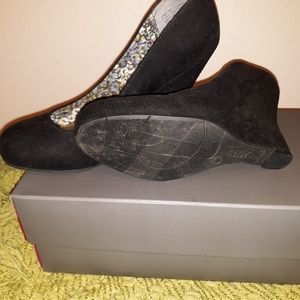 Black Wedges by Catos